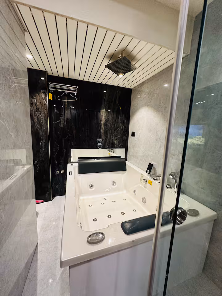 MCSC: Rahul's Retreat